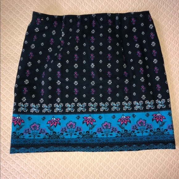 Size medium mini skirt from Hollister - Picture 1 of 2